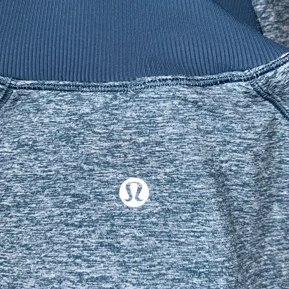 NWOT Lululemon Always Alert 1/2 Zip
Heathered Petrol Blue size 8 - Picture 9 of 9